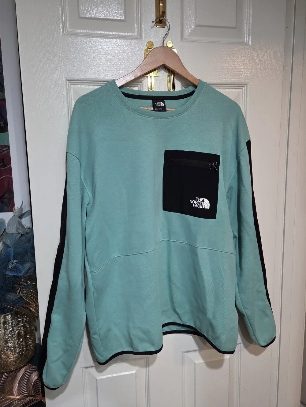 NWOT The North Face Mens TNF™ Tech Crew Neck Sweatshirt Wasabi & Black Medium